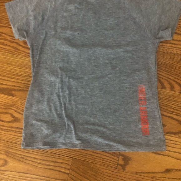 Four flattering and comfy workout tops (three are brand new) size S and a sz Med - Picture 10 of 10